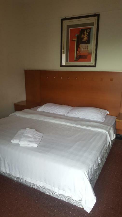 Homestay Marina Court Resort Kota Kinabalu Bagian luar foto